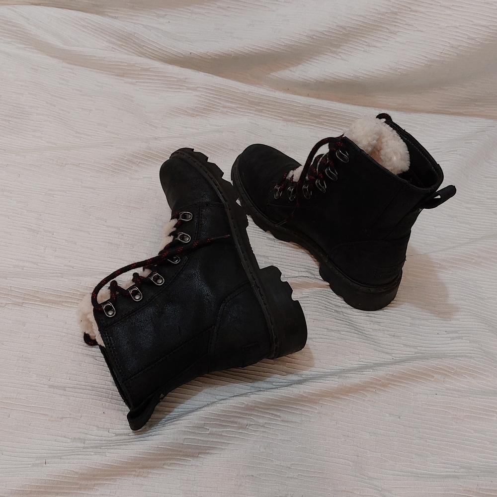 Sorel Black Leather Lace-Up Winter Boots with White Sherpa Tongue Size 7 - Picture 8 of 9